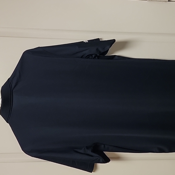 Adidas dark navy color shorts sleeves size large - Picture 5 of 6